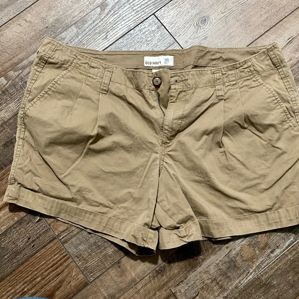 Khaki Cargo 4” Shorts W/Belt Loops Sz 16